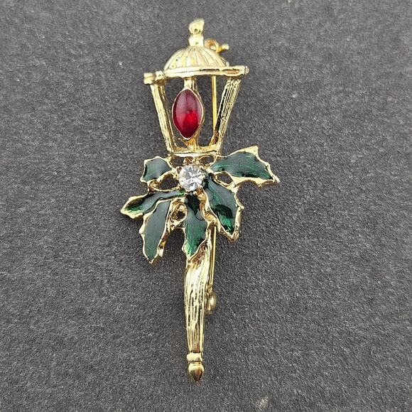 Hand Painted Christmas Light Post Brooch Pin Gold Tone Traditional Old Holiday - Picture 1 of 3